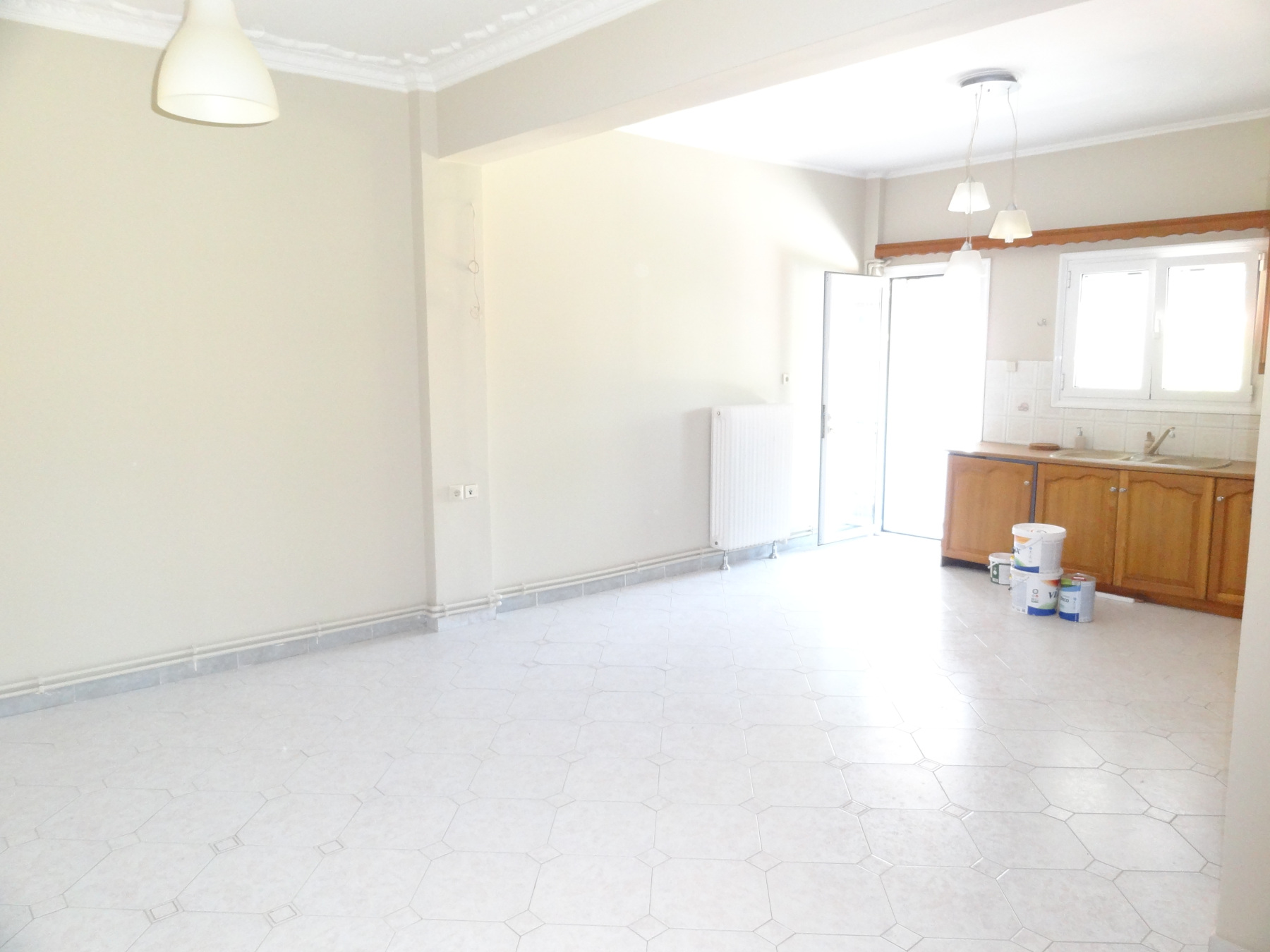 For rent bright 2 bedrooms apartment 65 sq.m. 1st floor for students in the area of Kiafa in Ioannina
