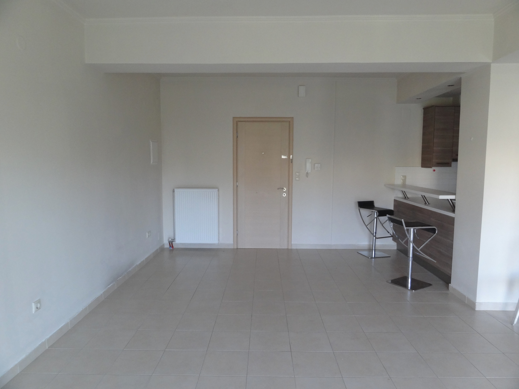 For rent, a spacious 1 bedroom apartment of 58 sq.m. 4th floor in the center of Ioannina near Dodoni Avenue