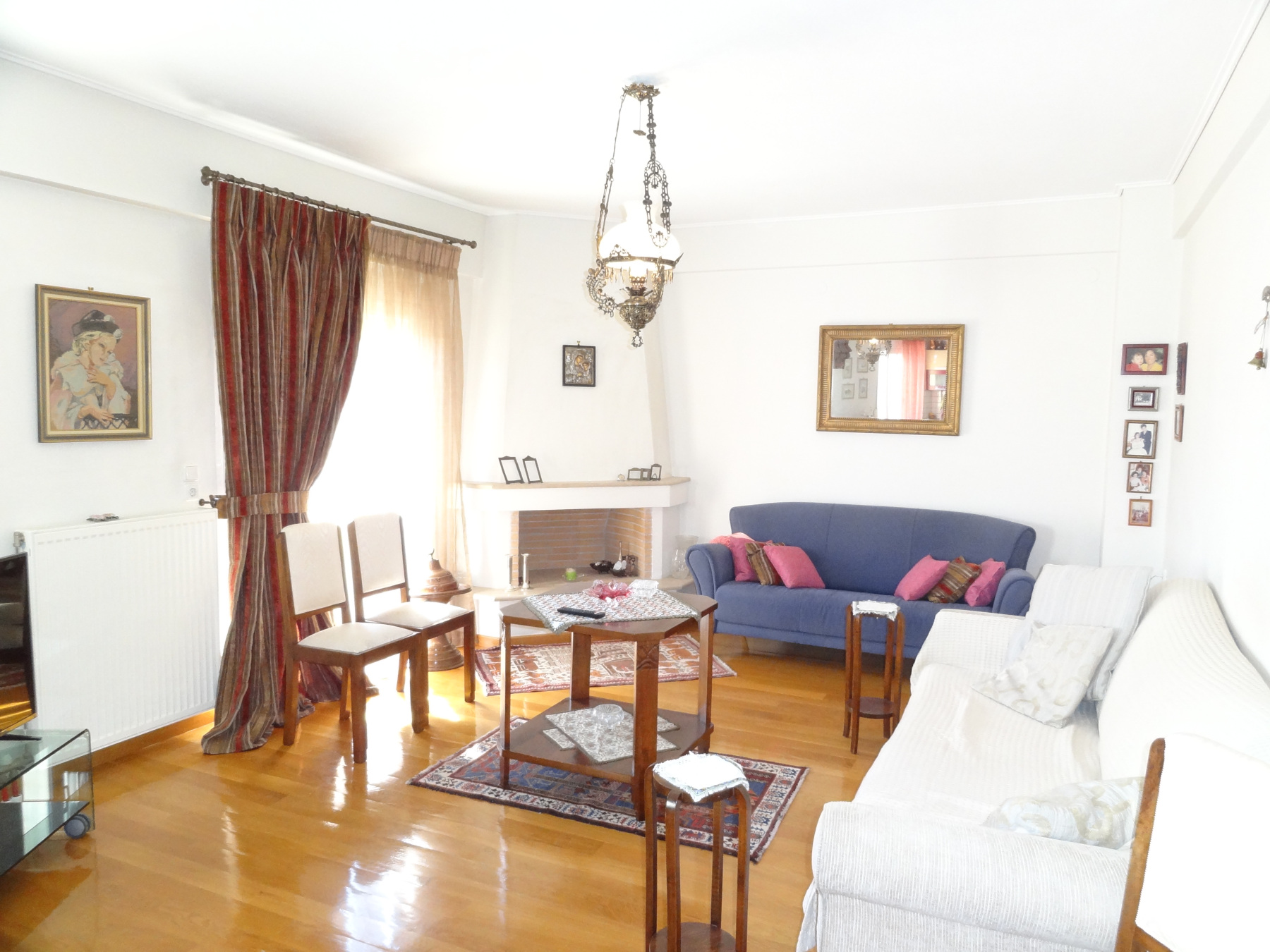 Furnished and airy 3-room apartment for rent, 95 sq.m. 3rd floor with parking space very close to the central square of Ioannina