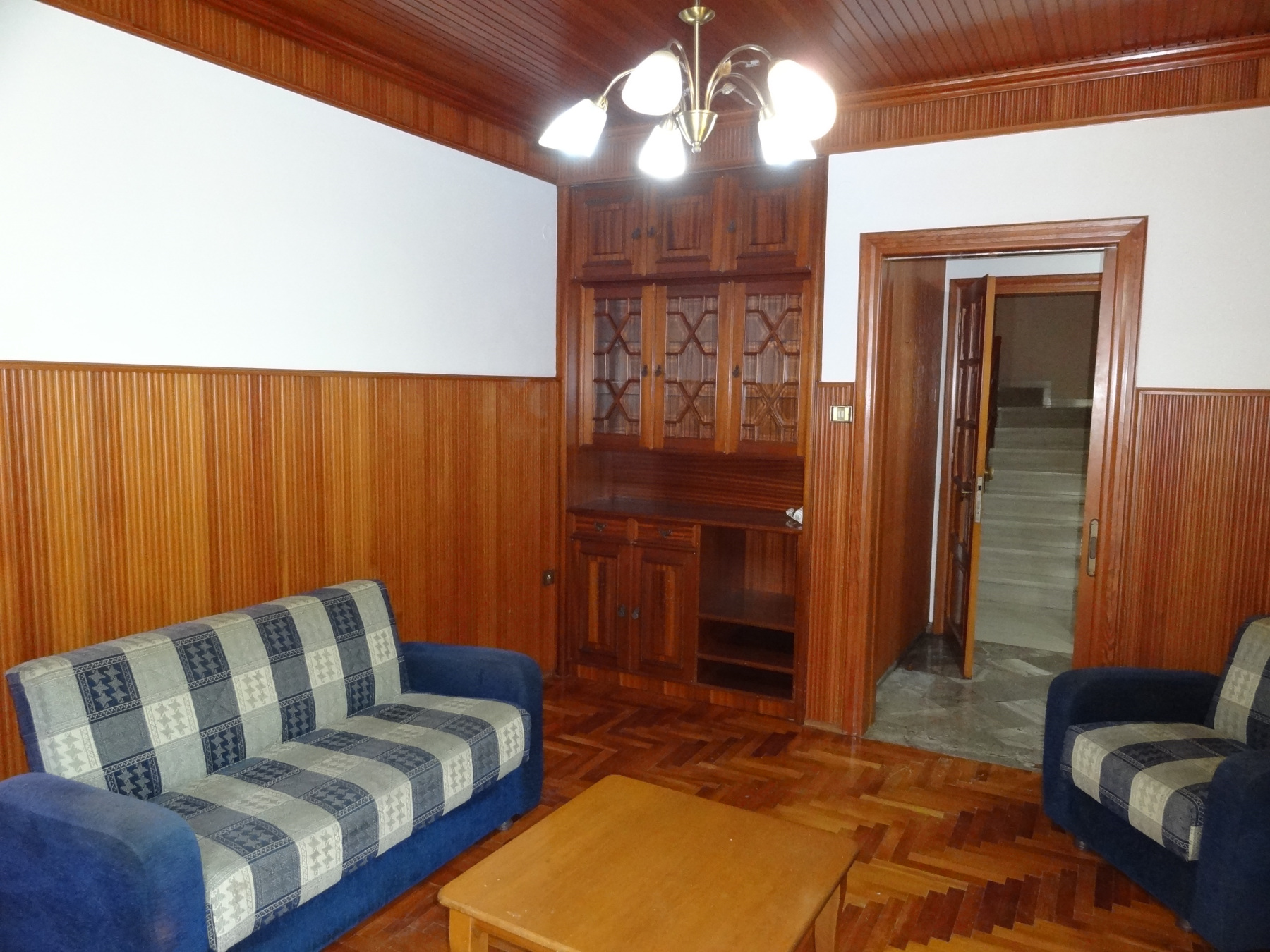 For rent 3 bedrooms apartment 94 sq.m. 1st floor in the area of Kaloutsiani in Ioannina