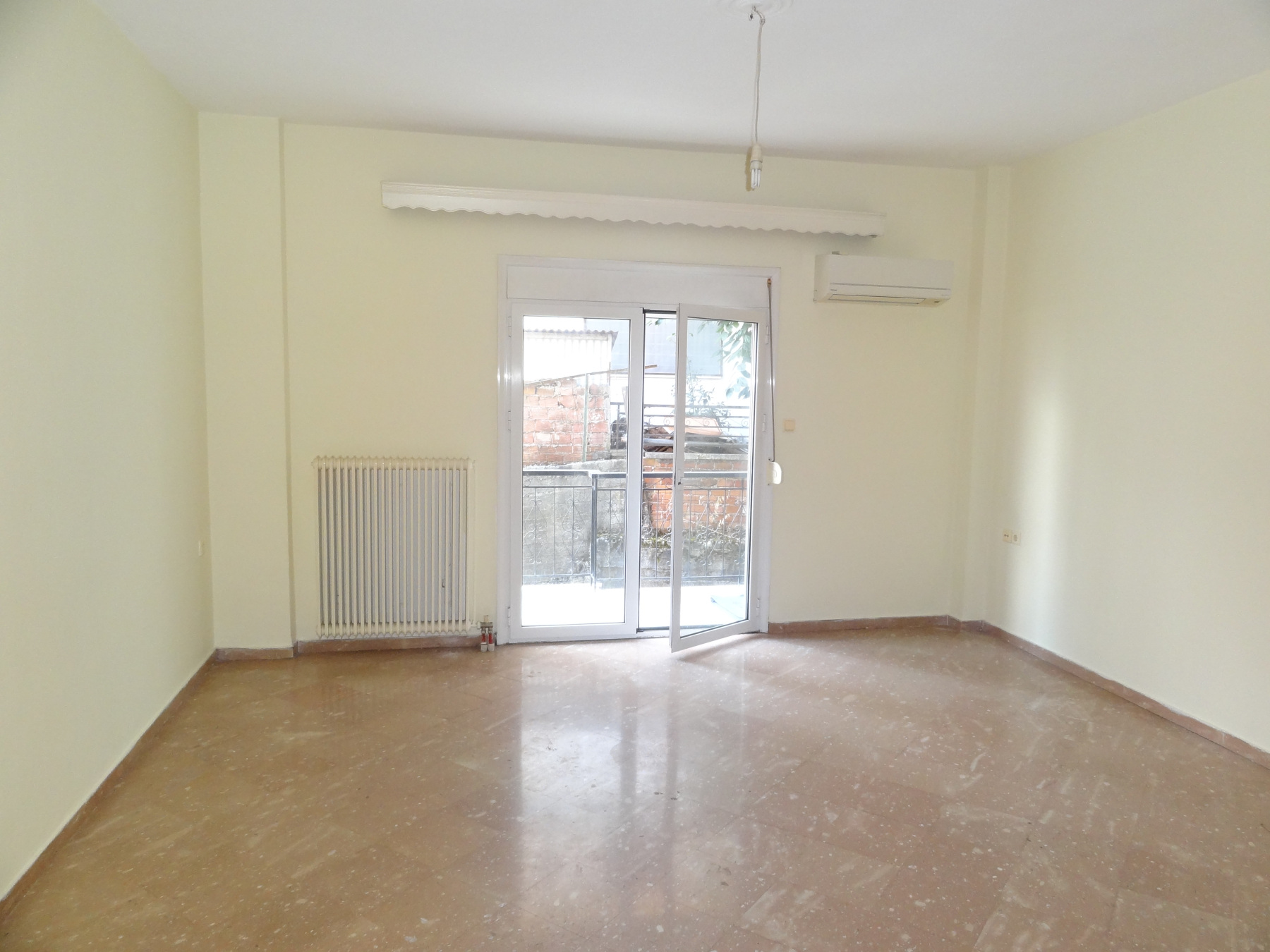 2 bedrooms apartment for rent, 85 sq.m. 1st floor near Hatzikosta hospital in Ampelokipi Ioannina