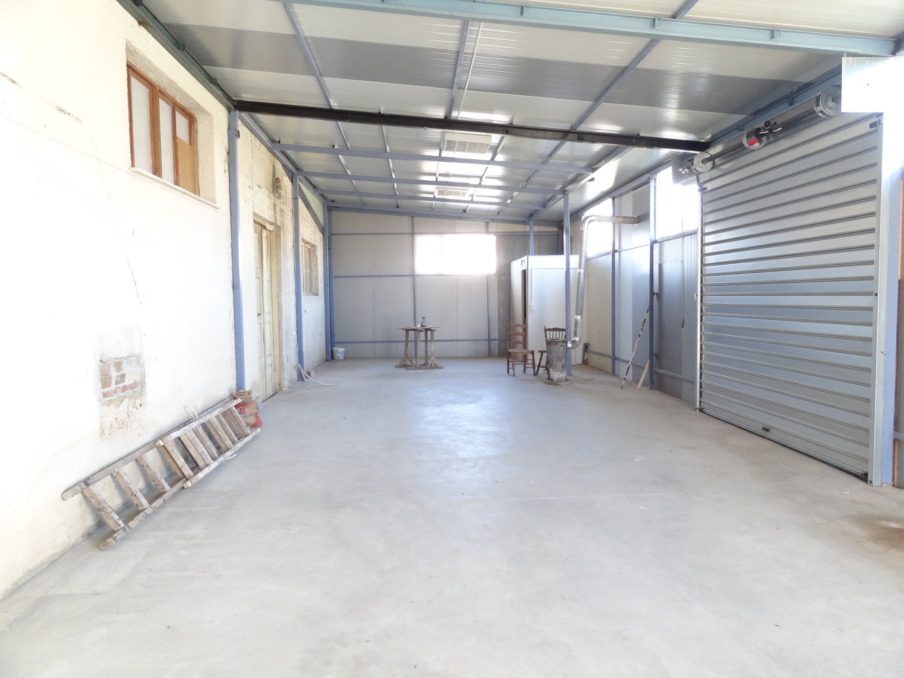 Commercial space for rent, 100 sq.m. near the Ioannina-Athens highway and the Panepirotiko stadium