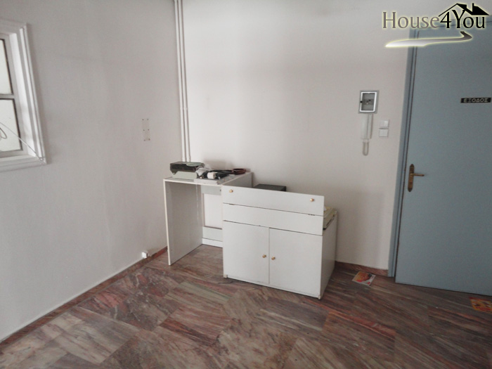 Ενοικιάζεται γραφείο 55 τμ. επι της Δωδώνης 2 στον 1ο όροφο στα κέντρο στα Γιάννενα