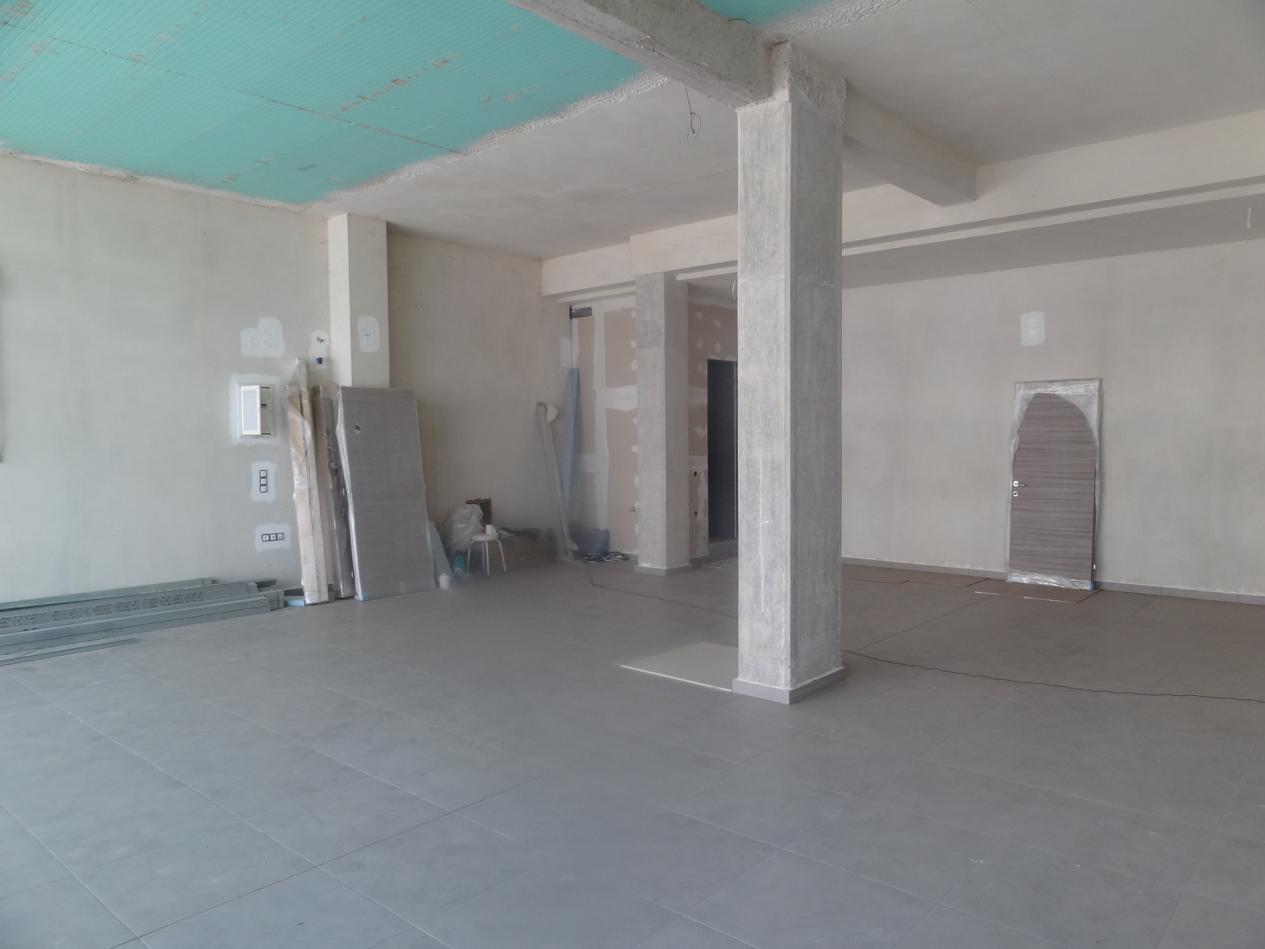 For rent ground floor commercial space of 105 sq.m. construction of 2021 in Ampelokipi in Ioannina