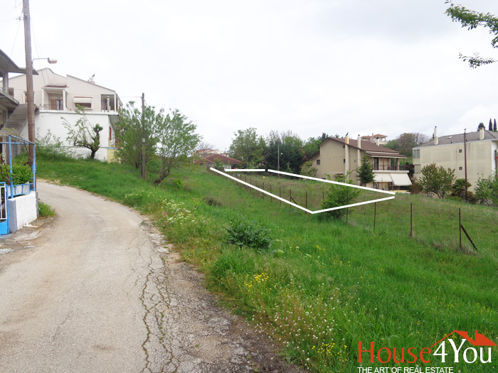 Πωλείται οικόπεδο 561τμ με ΣΔ. 0.4 στην περιοχή Πεντέλη Δροσιά στα Γιάννενα