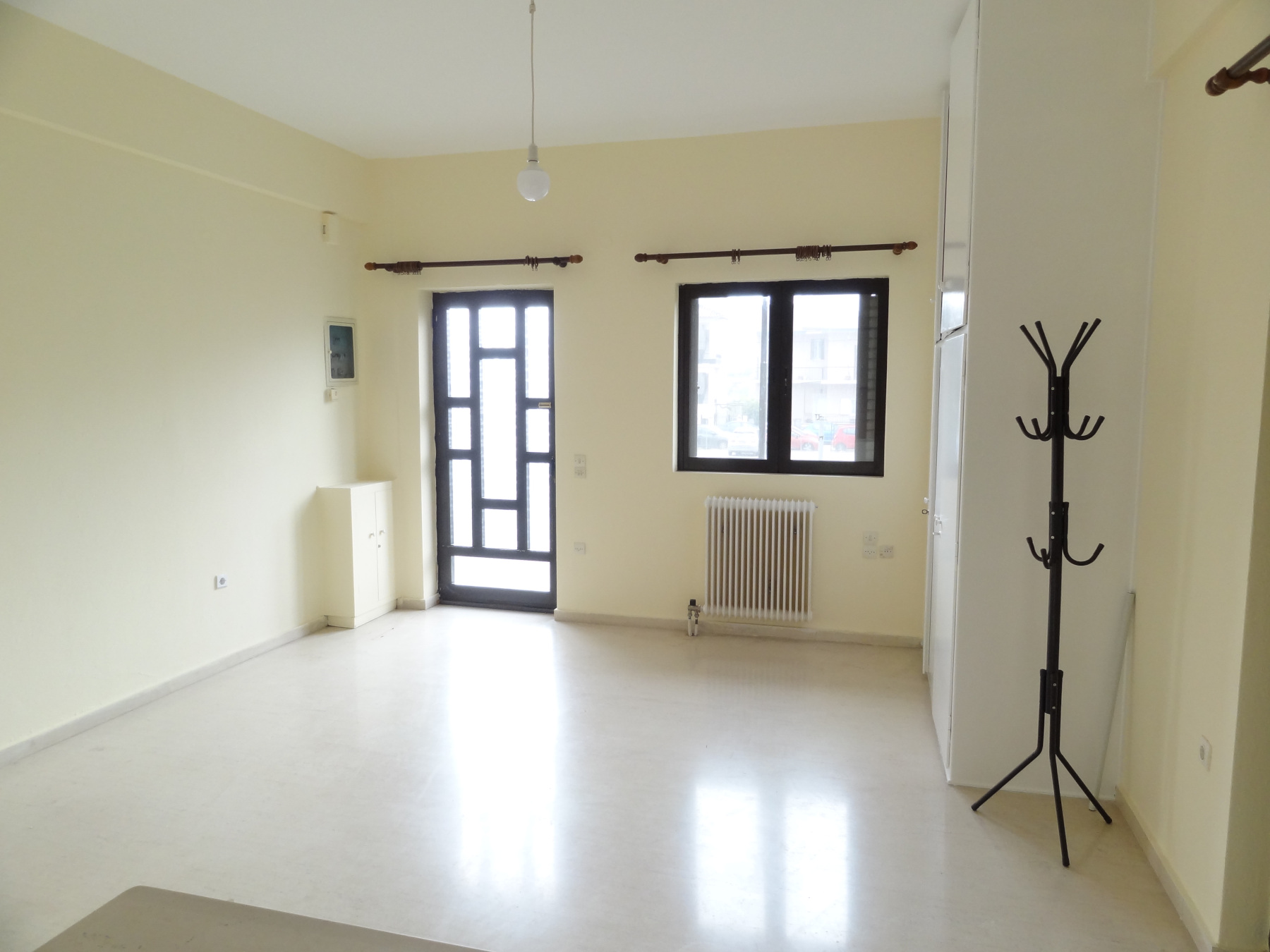 Ενοικιάζεται studio 32 τ.μ. 1ου ορόφου κοντά στον σταθμό των ΚΤΕΛ στα Ιωάννινα