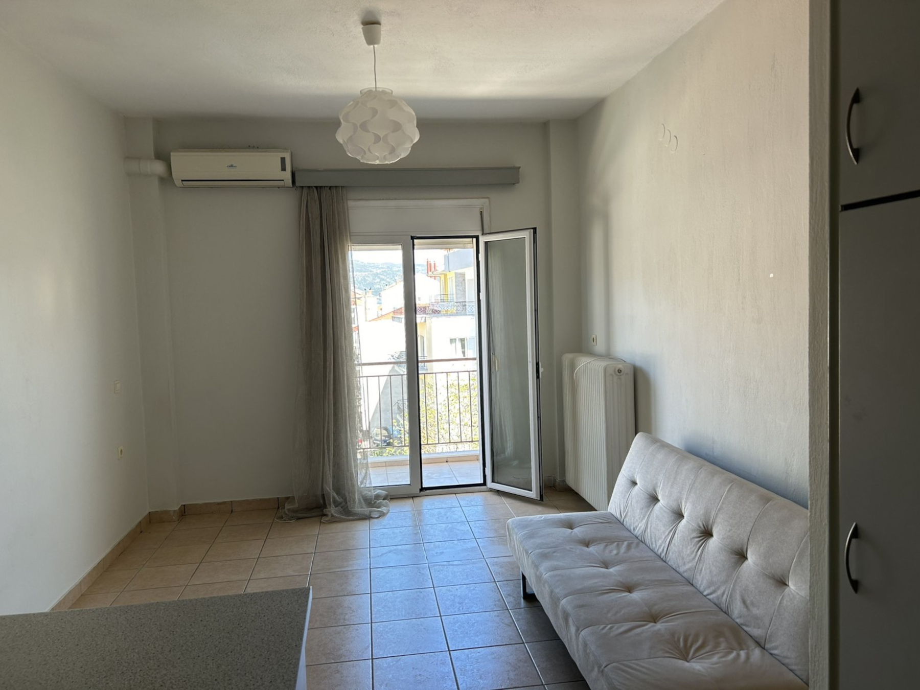 Ενοικιάζεται επιπλωμένο studio 30 τ.μ. 3ου ορόφου επί της 21ης Φεβρουαρίου στα Ιωάννινα