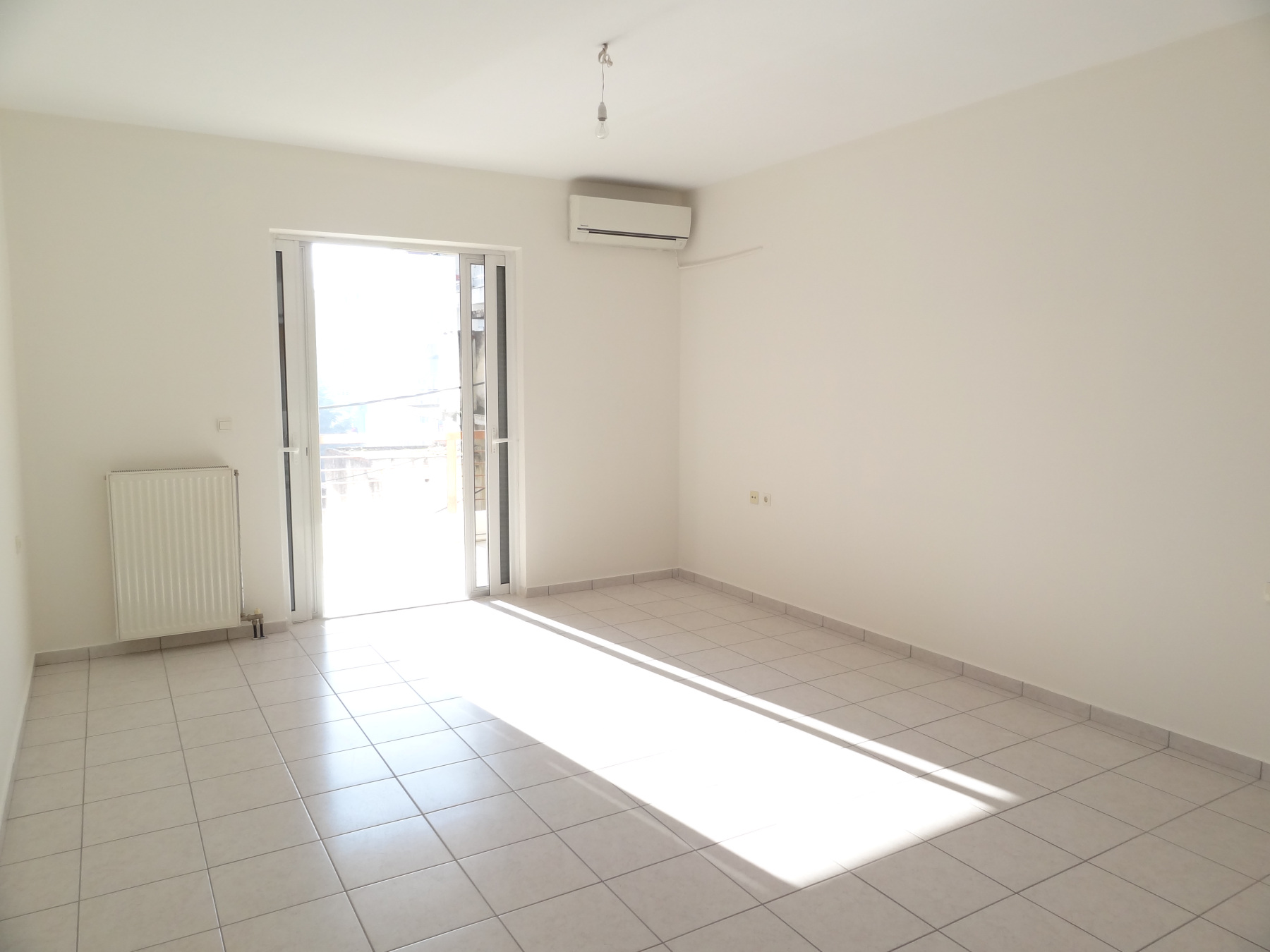 Sunny 1 bedroom apartment for rent, 52 sq m, 2nd floor, near 21st February in Ioannina