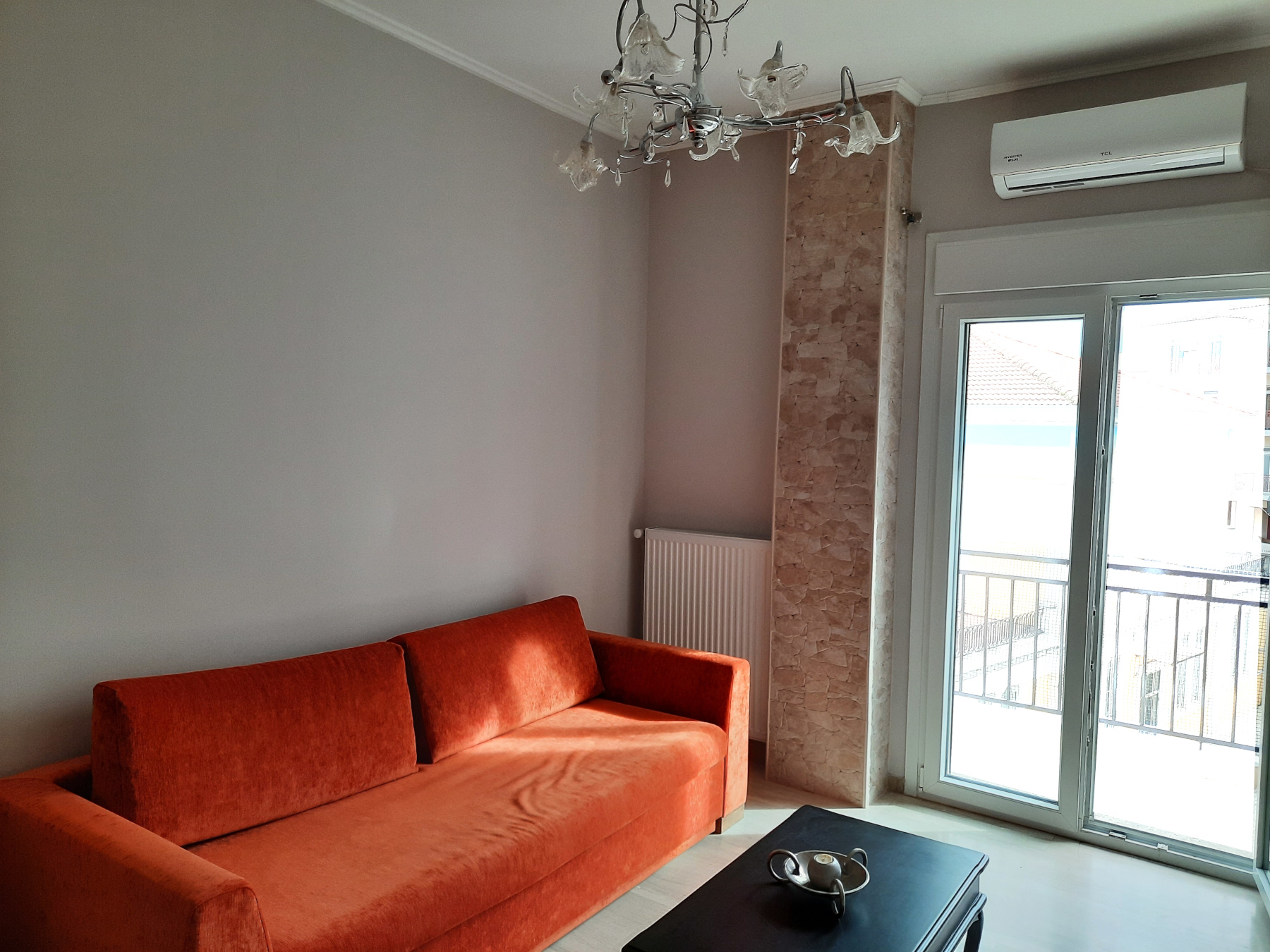 For rent renovated 2 bedrooms apartment of 78 sq.m. on the 2nd floor in the Alsos area of ​​Ioannina