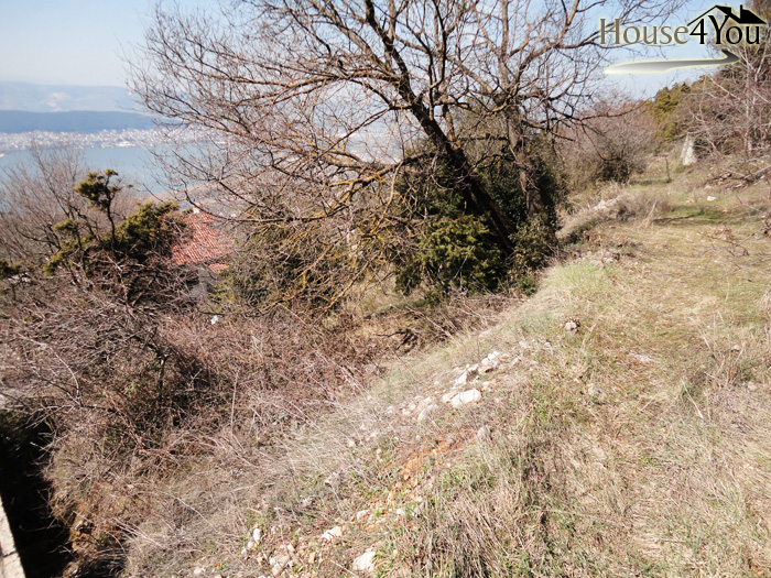 For sale a plot of 701 sqm in Ligiades of Ioannina with very nice view
