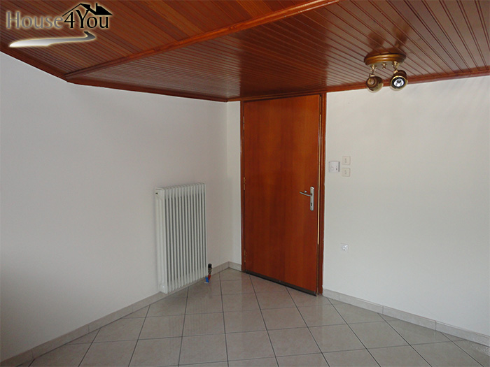 Ενοικιάζεται σοφίτα 105 τμ. 3ου ορόφου στους Αμπελόκηπους Ιωαννίνων.