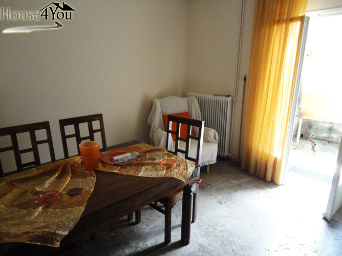 Πωλείται 3αρι διαμέρισμα 80 τμ. σε υπερυψωμένο ισόγειο στην Τέκμωνος 22 στον Βοτανικό Ιωαννίνων