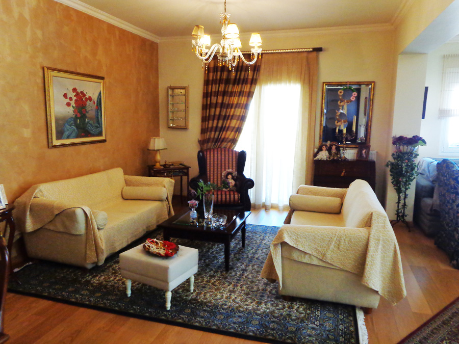 Πωλείται 4αρι οροφοδιαμέρισμα 117τμ. πλήρως ανακαινισμένο 2ου ορόφου στους Αμπελόκηπους Ιωαννίνων