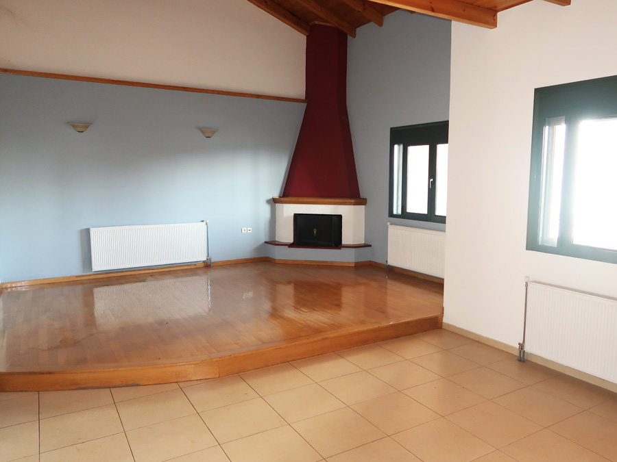 Πωλείται διαμέρισμα 124τμ. του 2005 σε στύλ μεζονέτας κοντά στην πλατεία Ομήρου στα Γιάννενα