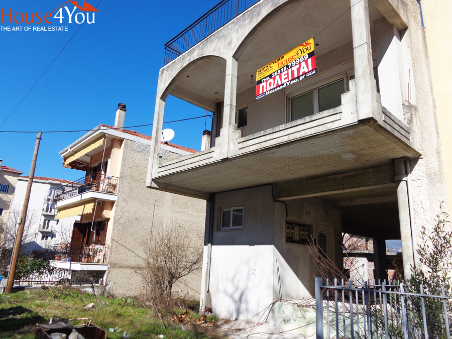 Πωλείται ημιτελής μονοκατοικία με 4αρι διαμέρισμα 93τμ. του 2000 στην Πυρομάγλου 38 στους Αμπελόκηπους Ιωαννίνων