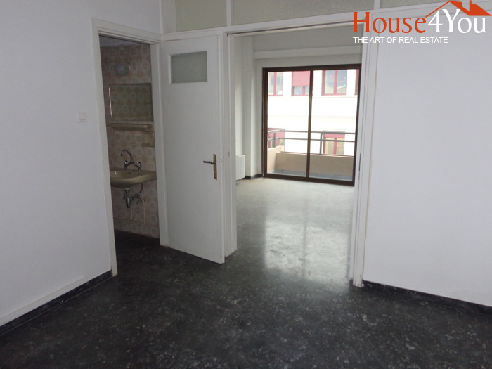 Ενοικιάζεται γραφείο 32τμ. στην Μιχαήλ Αγγέλου 2 στο κέντρο των Ιωαννίνων.