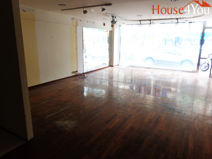 Ενοικιάζεται επαγγελματικός χώρος 230τμ. μεγάλης προβολής στο κέντρο των Ιωαννίνων