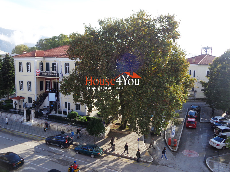 Πωλείται γραφείο 39 τμ. κατασκευής 1990 3ου ορόφου στο κέντρο των Ιωαννίνων με απεριόριστη θέα