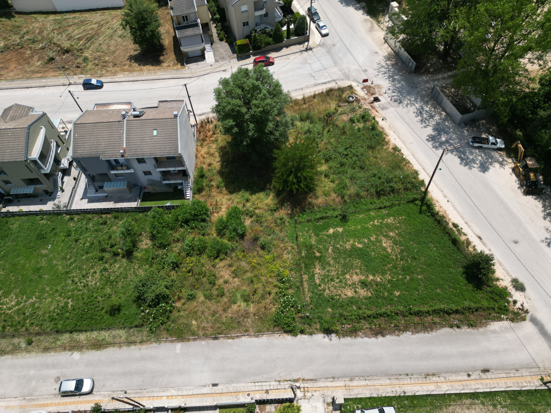 Πωλείται γωνιακό οικόπεδο 1043 τμ. με ΣΔ 0.6 δίπλα στο δάσος στο Γιαννιώτικο σαλόνι στα Ιωάννινα