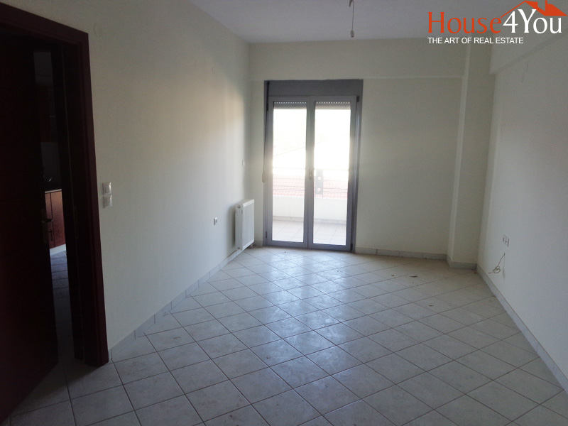 Πωλείται κανούργιο τριάρι 78τμ. 2ου ορόφου του 2011 σε κεντρικό σημείο στα Ιωάννινα