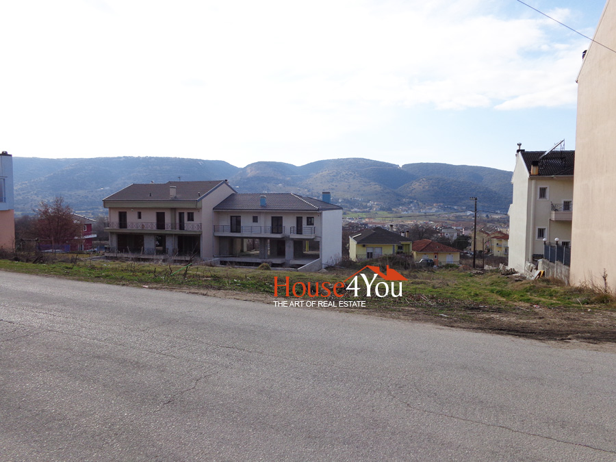 Πωλείται οικόπεδο 711τμ. με ΣΔ. 0.5 και πρόσωπο σε δρόμο 20μ. στα Καρδαμίτσια Ιωαννίνων 