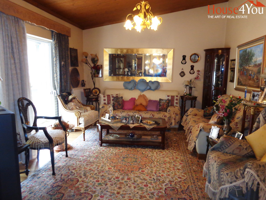 Πωλείται διαμέρισμα 85 τμ. 4ου ορόφου πλησίον οδού Πινδάρου πάνω απο το άλσος στο κέντρο των Ιωαννίνων