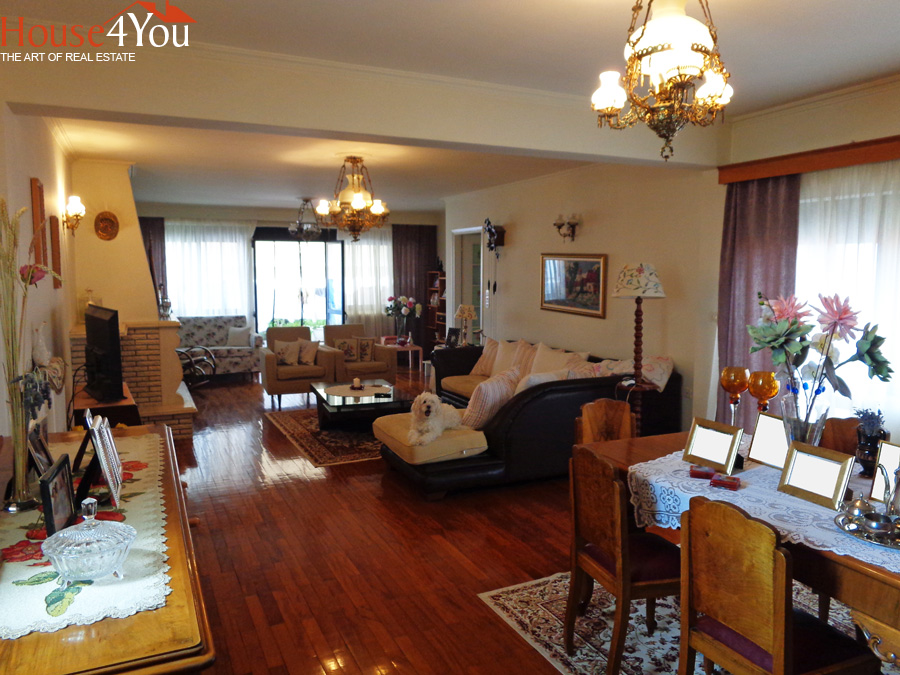 Πωλείται 4αρι διαμέρισμα 147τμ. 5ου ορόφου του 1993 πλησίον Χ.Τρικούπη στο κέντρο των Ιωαννίνων