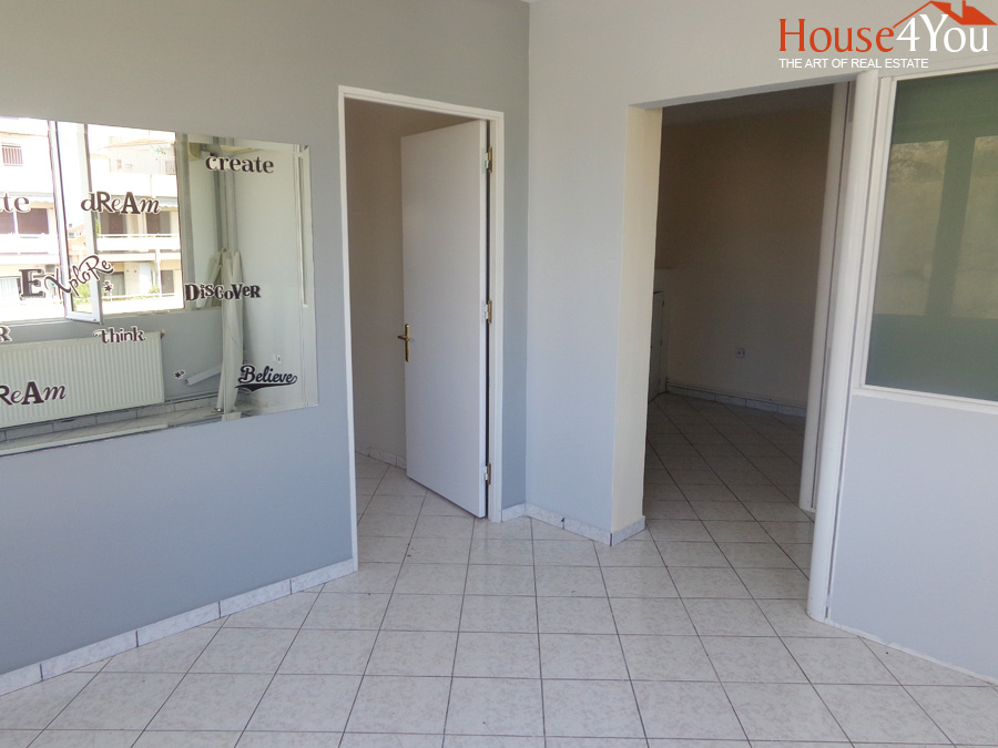 Πωλείται επαγγελματικός χώρος γραφεία 59τμ. επι της Δωδώνης στο κέντρο των Ιωαννίνων πλησίον Δικαστικού Μεγάρου