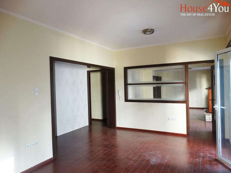 Ενοικιάζεται επαγγελματικός χώρος 85τ.μ. 1ου ορόφου στη Ν. Ζέρβα στα Ιωάννινα