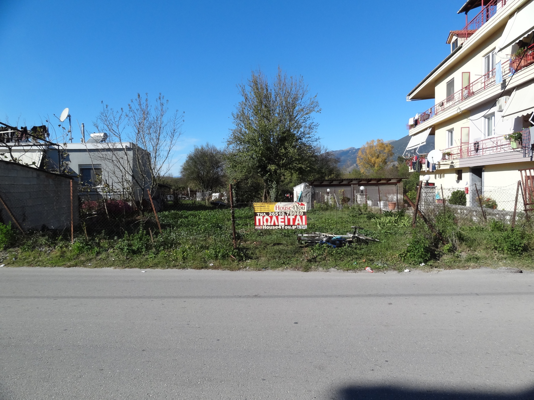 Πωλείται οικόπεδο 362 τμ. με ΣΔ. 0.8 στην Ε.Ο.Ιωαννίνων-Κονίτσης στα Ιωάννινα