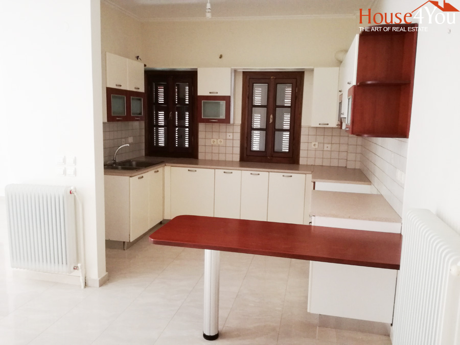 Ενοικιάζεται 4αρι ημιωρόφου 129τ.μ. στο Κάστρο στα Ιωάννινα