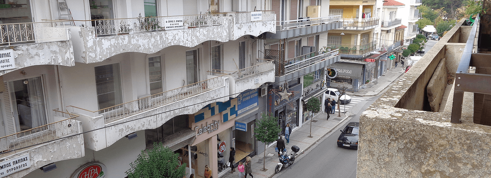 Πωλείται πολυκατοικία 3 ορόφων με καταστήματα στην 28η Οκτωβρίου στο κέντρο των Ιωαννίνων
